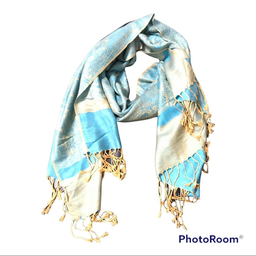 Pashmina scarf/shawl/wrap.
